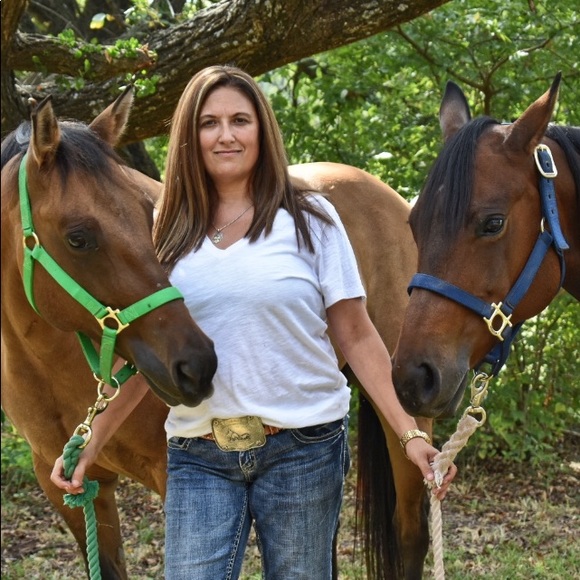 Meet your Posher, Deedee - Picture 2 of 3